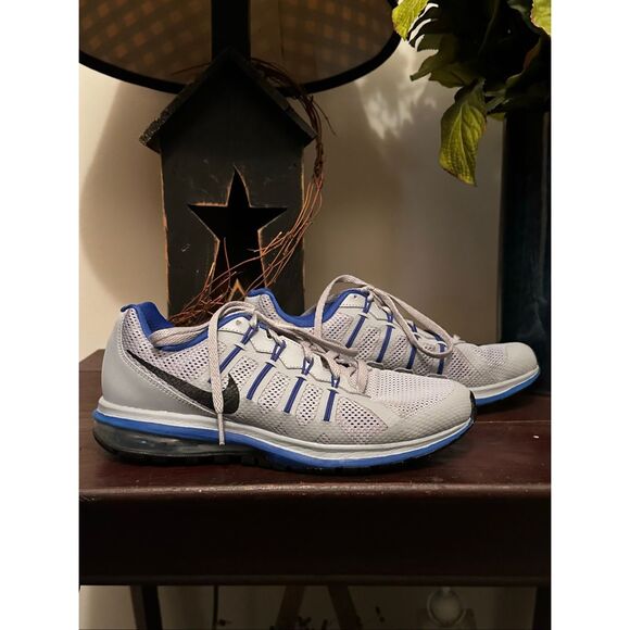 NWOT Men's Gray and Blue Athletic Shoes Size 8 - Picture 2 of 7